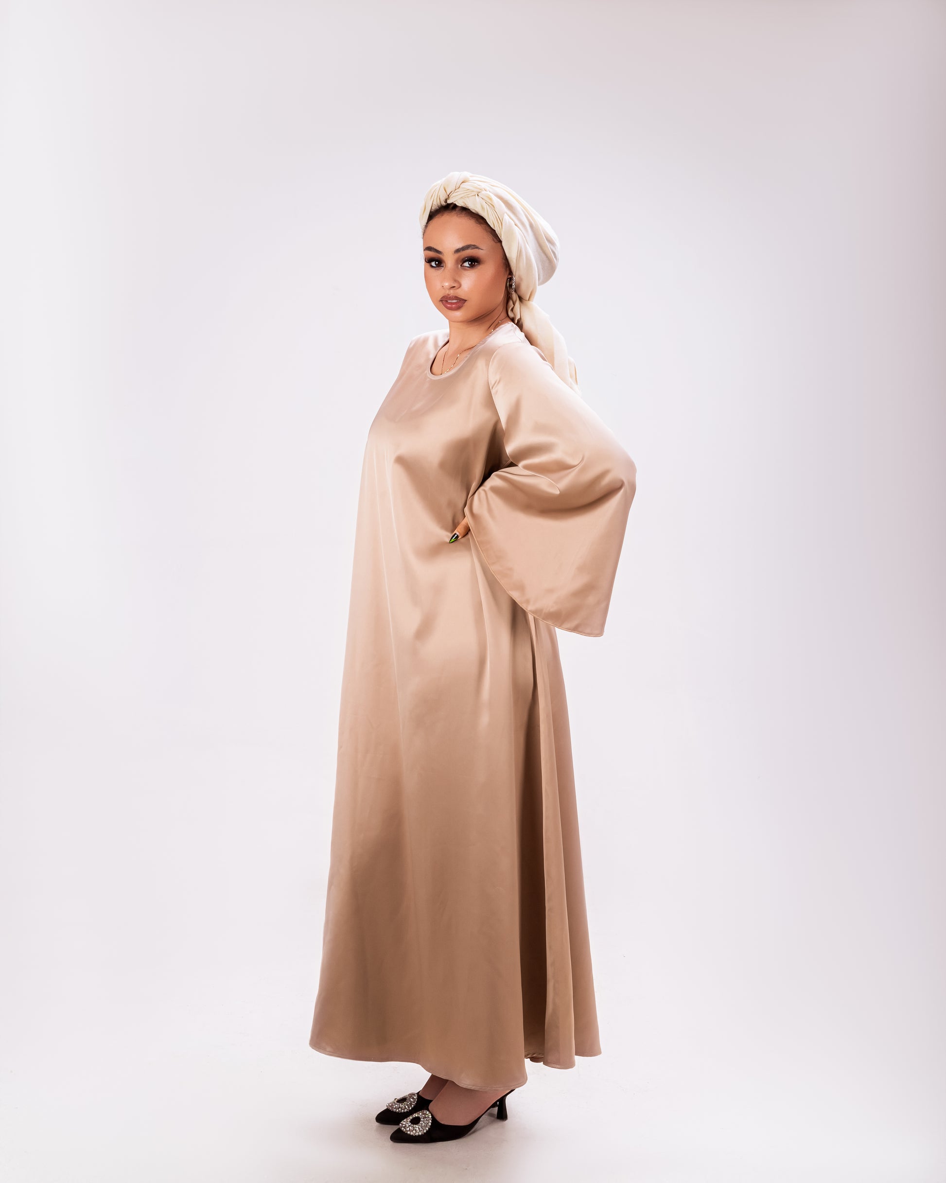 Beige Abaya Sverige