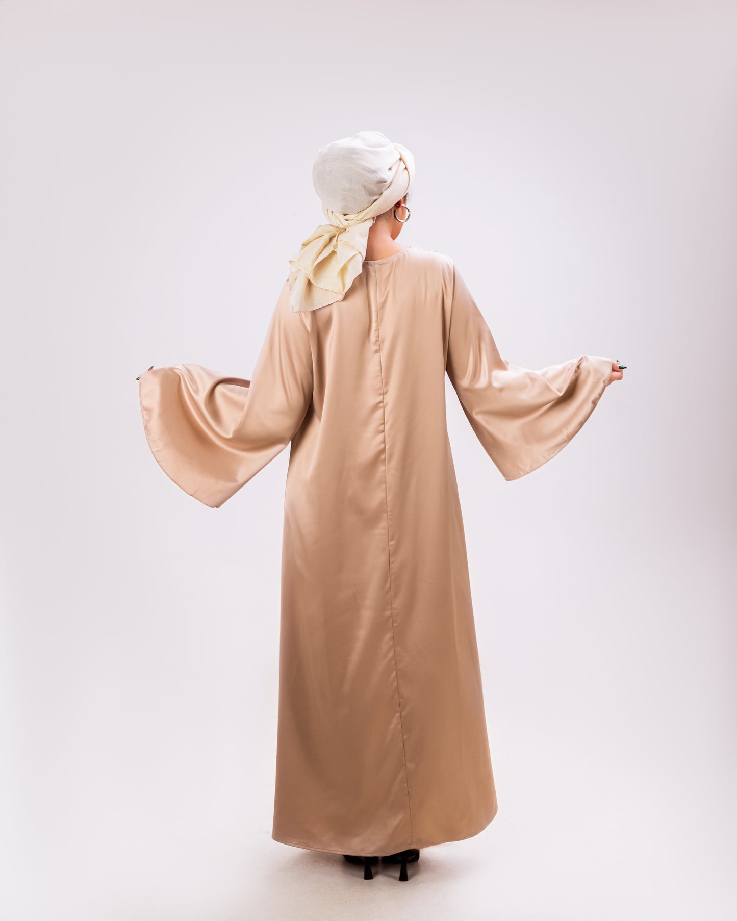 Beige Abaya Sverige